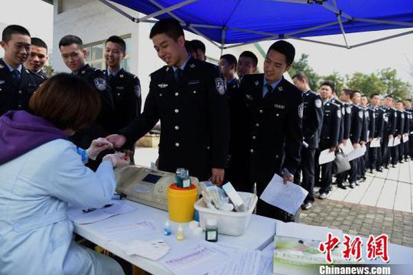 武警宝兴县中队乐成营救两名重伤失踪公共